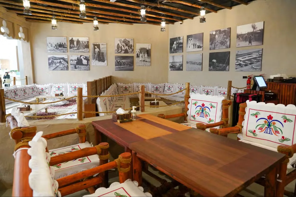 Majlis Al Noor Cafe - before